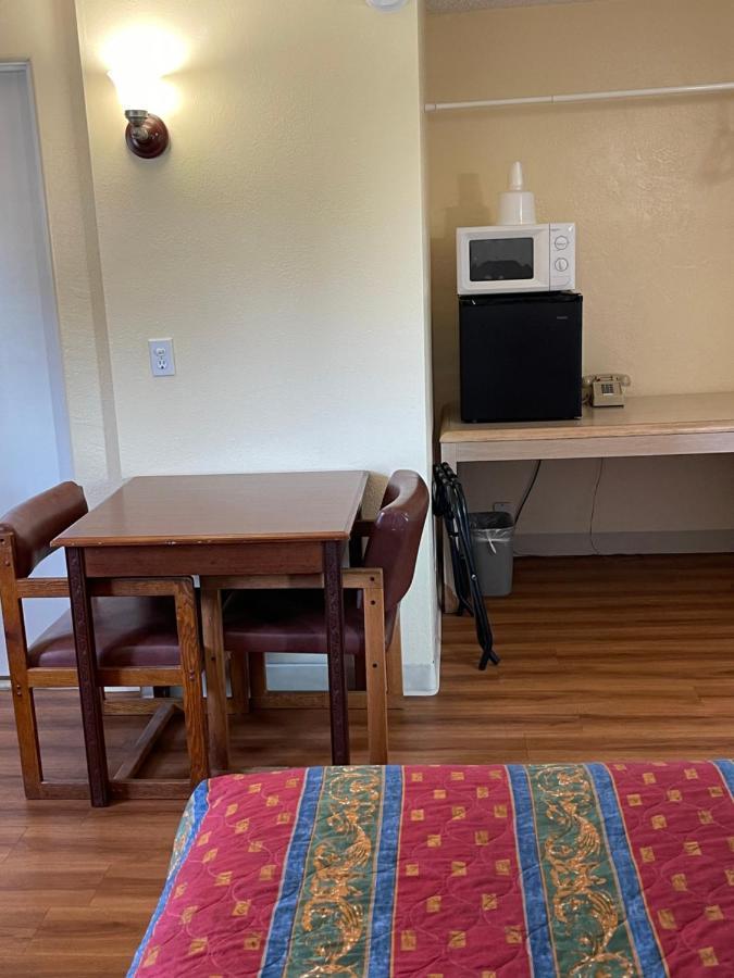 Villa West Motel Флорънс Екстериор снимка