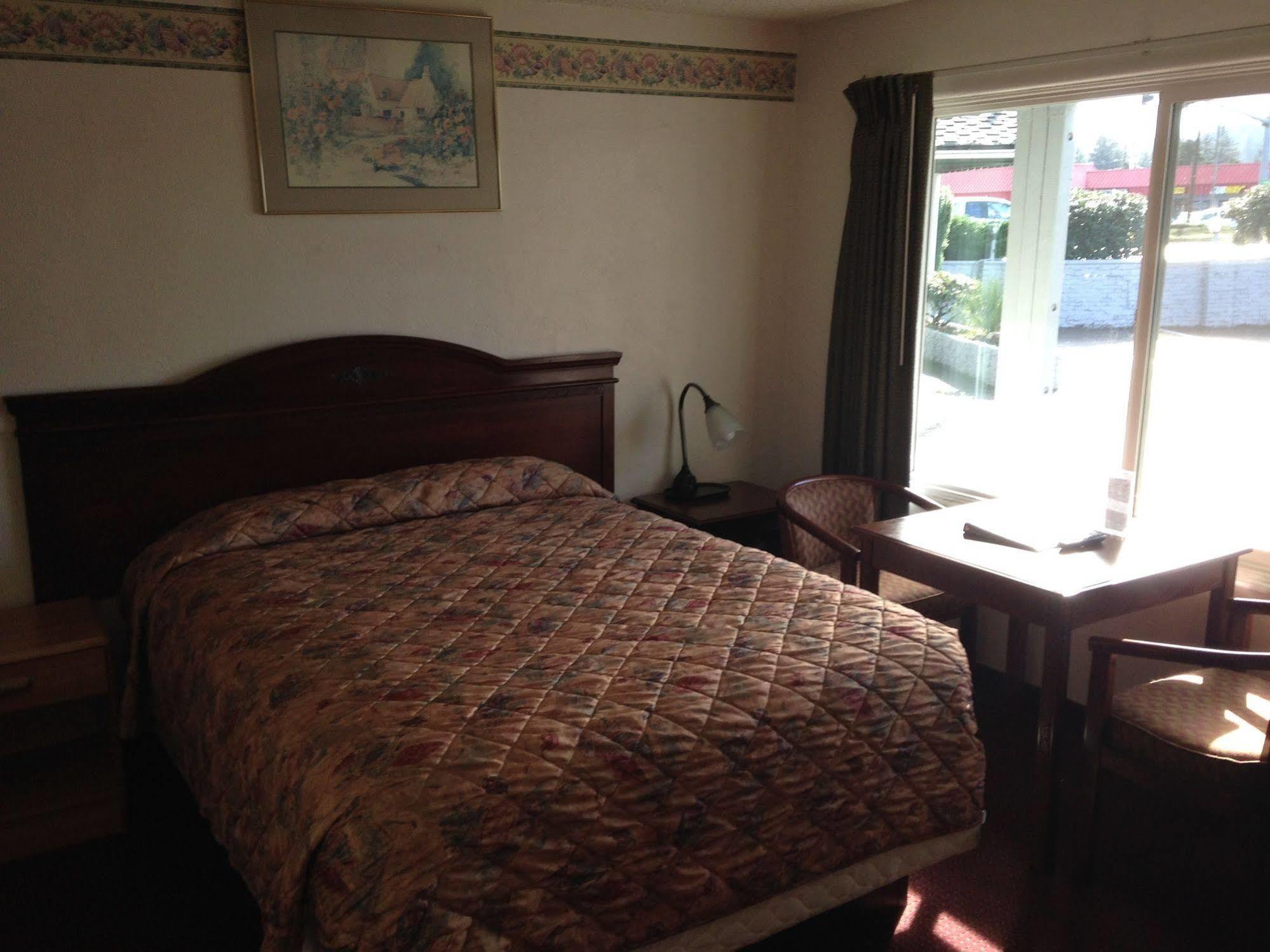 Villa West Motel Флорънс Екстериор снимка